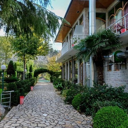 Buna Park Hotel Shkoder Bagian luar foto
