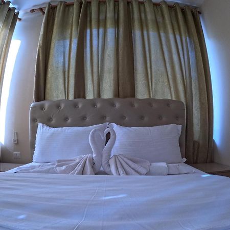 Buna Park Hotel Shkoder Bagian luar foto