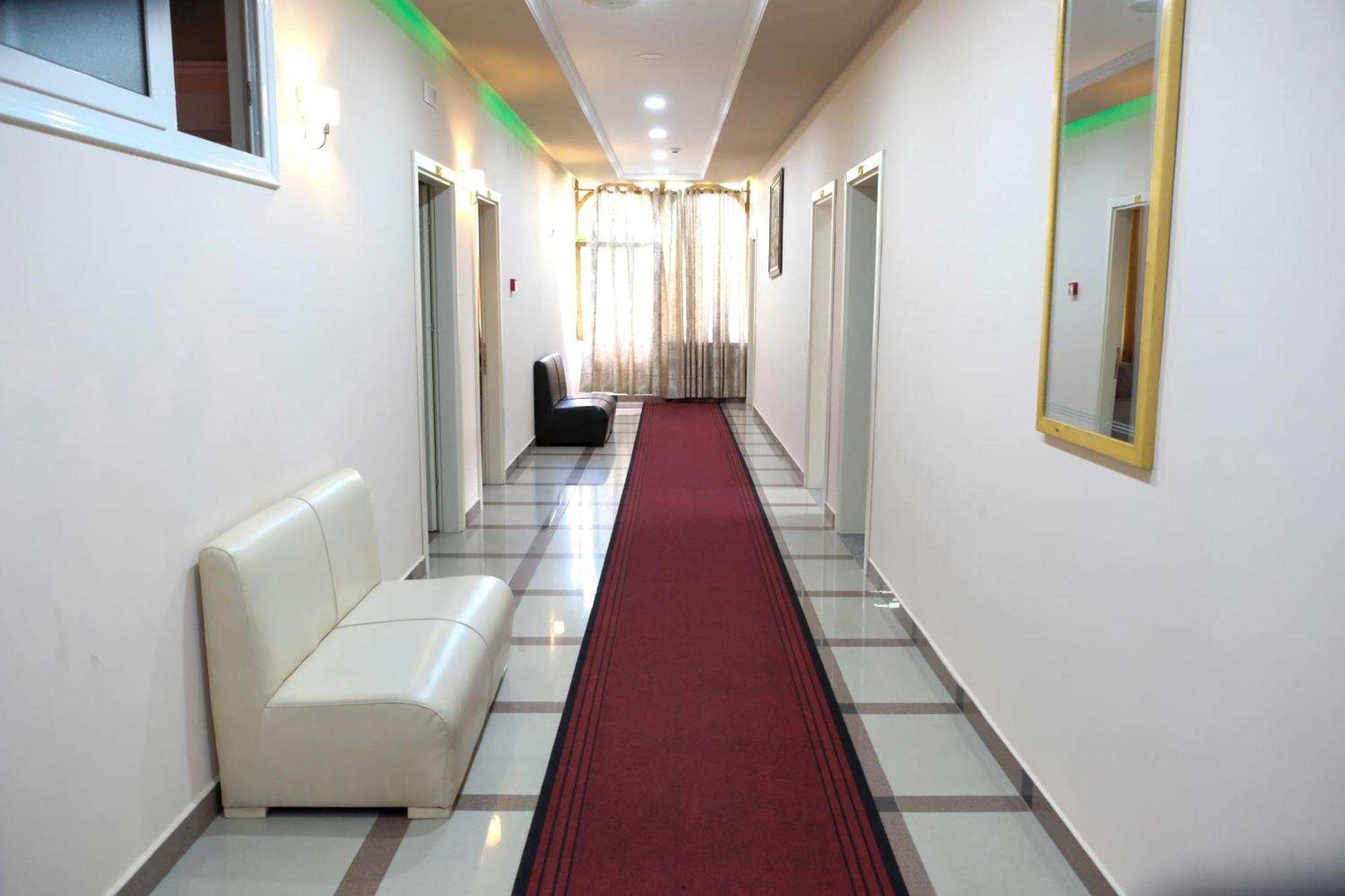 Buna Park Hotel Shkoder Bagian luar foto