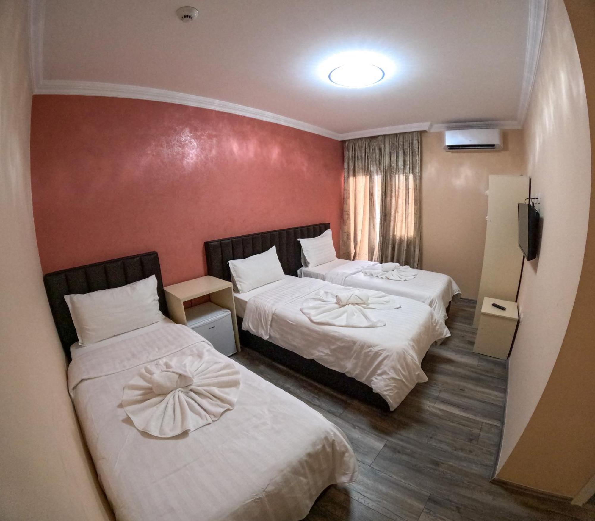 Buna Park Hotel Shkoder Bagian luar foto