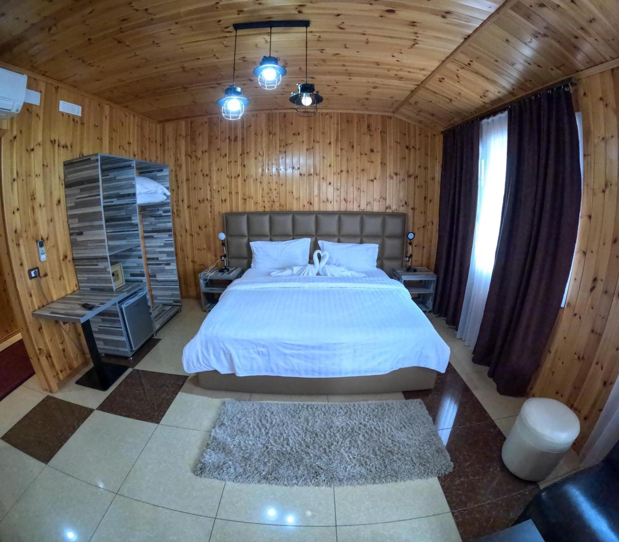 Buna Park Hotel Shkoder Bagian luar foto
