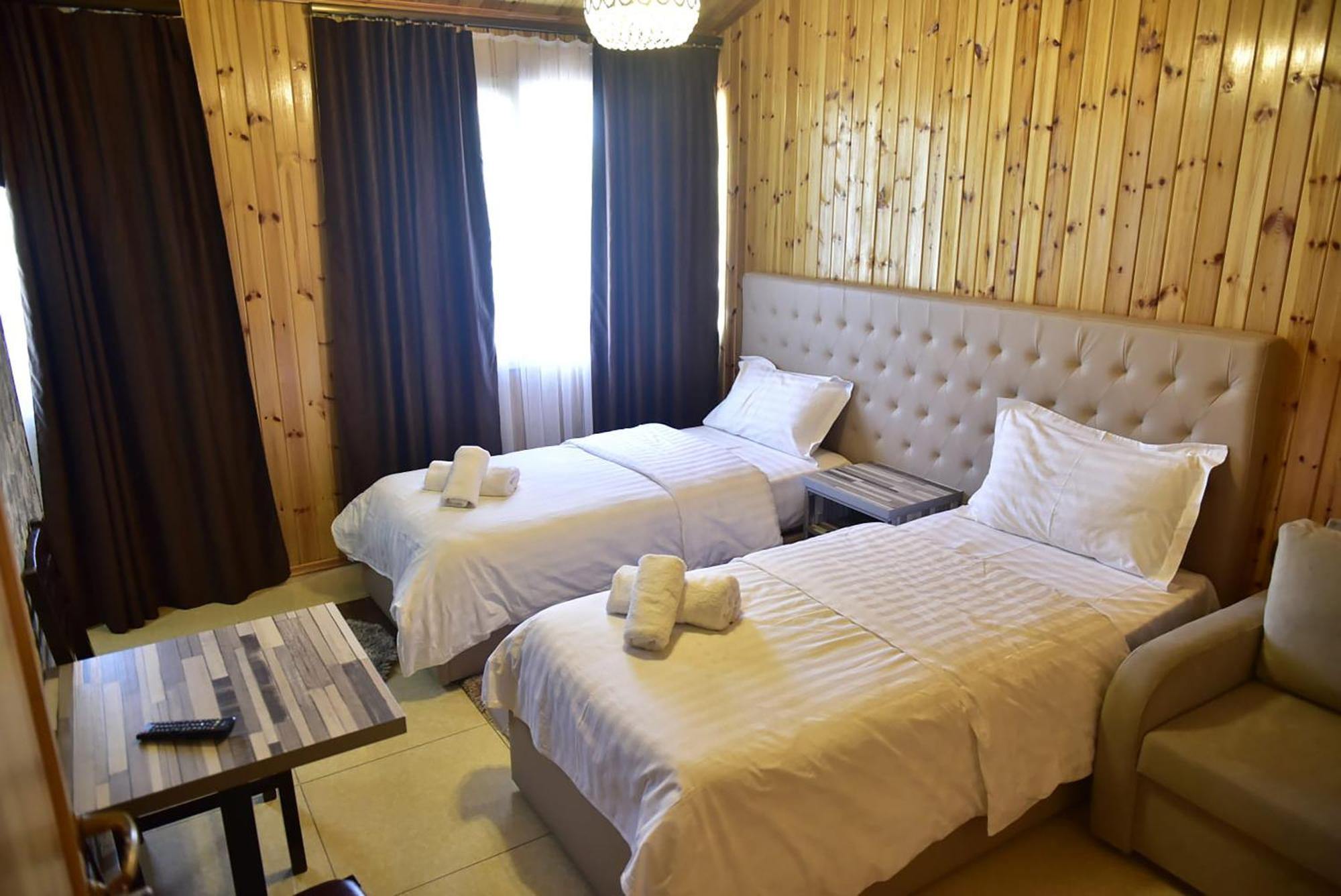 Buna Park Hotel Shkoder Bagian luar foto