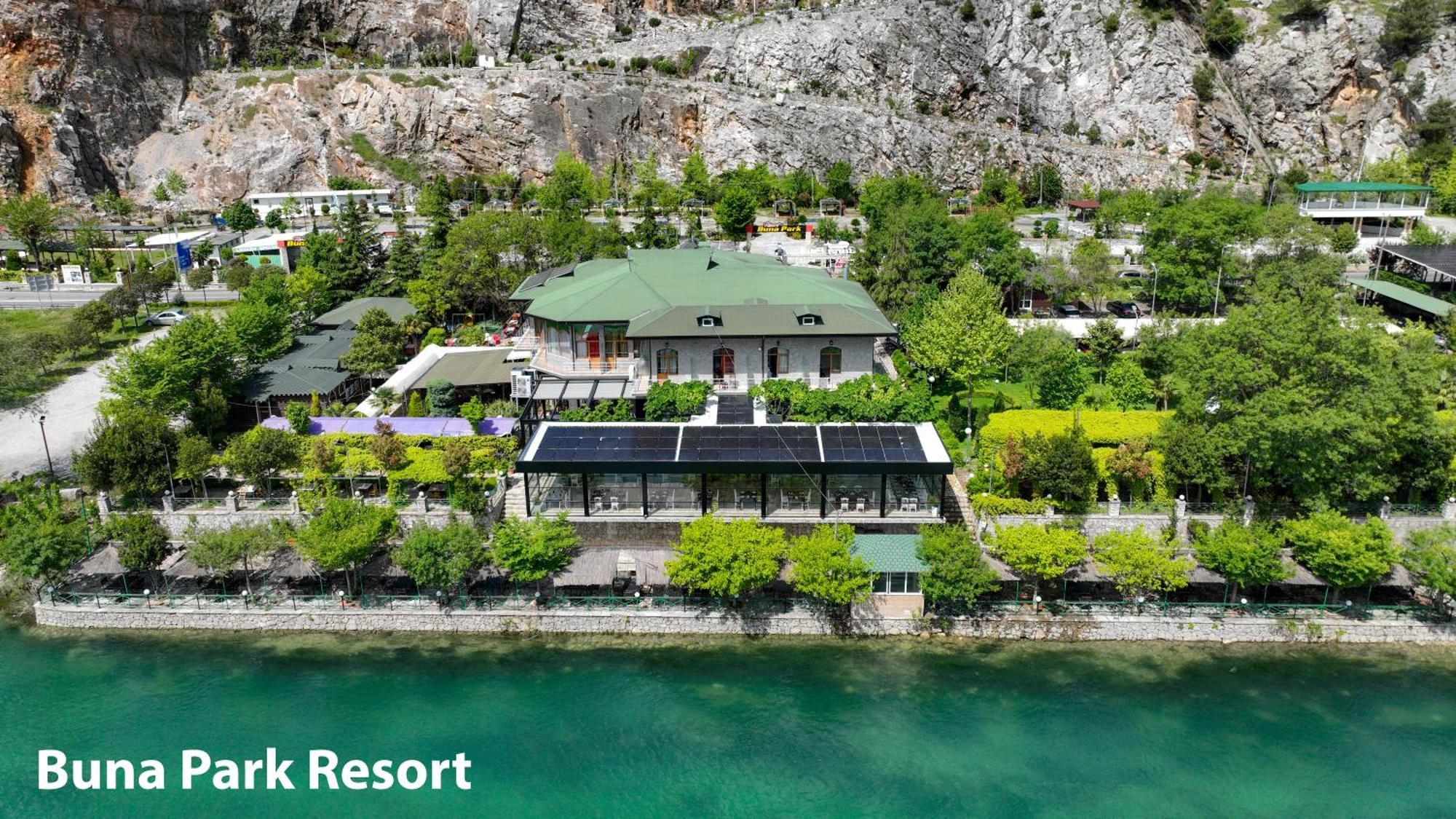 Buna Park Hotel Shkoder Bagian luar foto