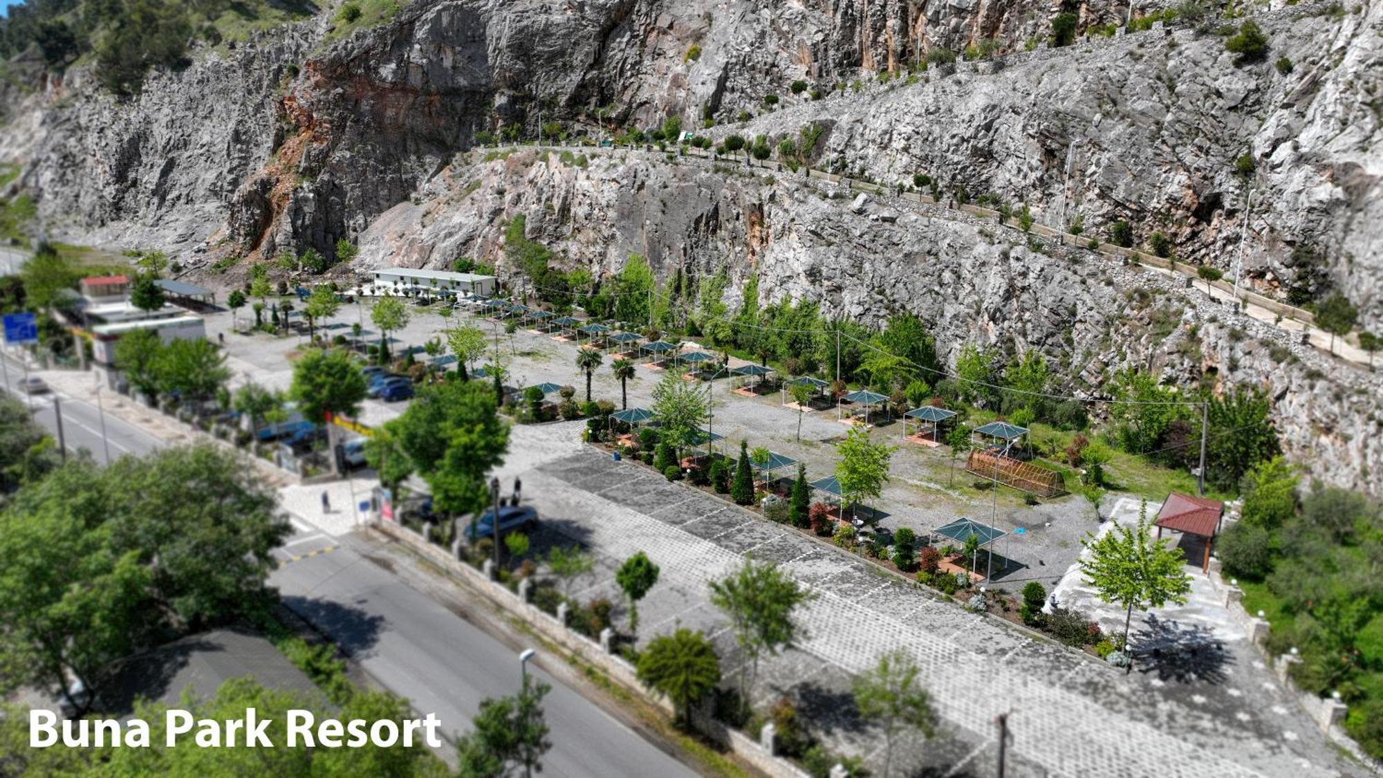 Buna Park Hotel Shkoder Bagian luar foto