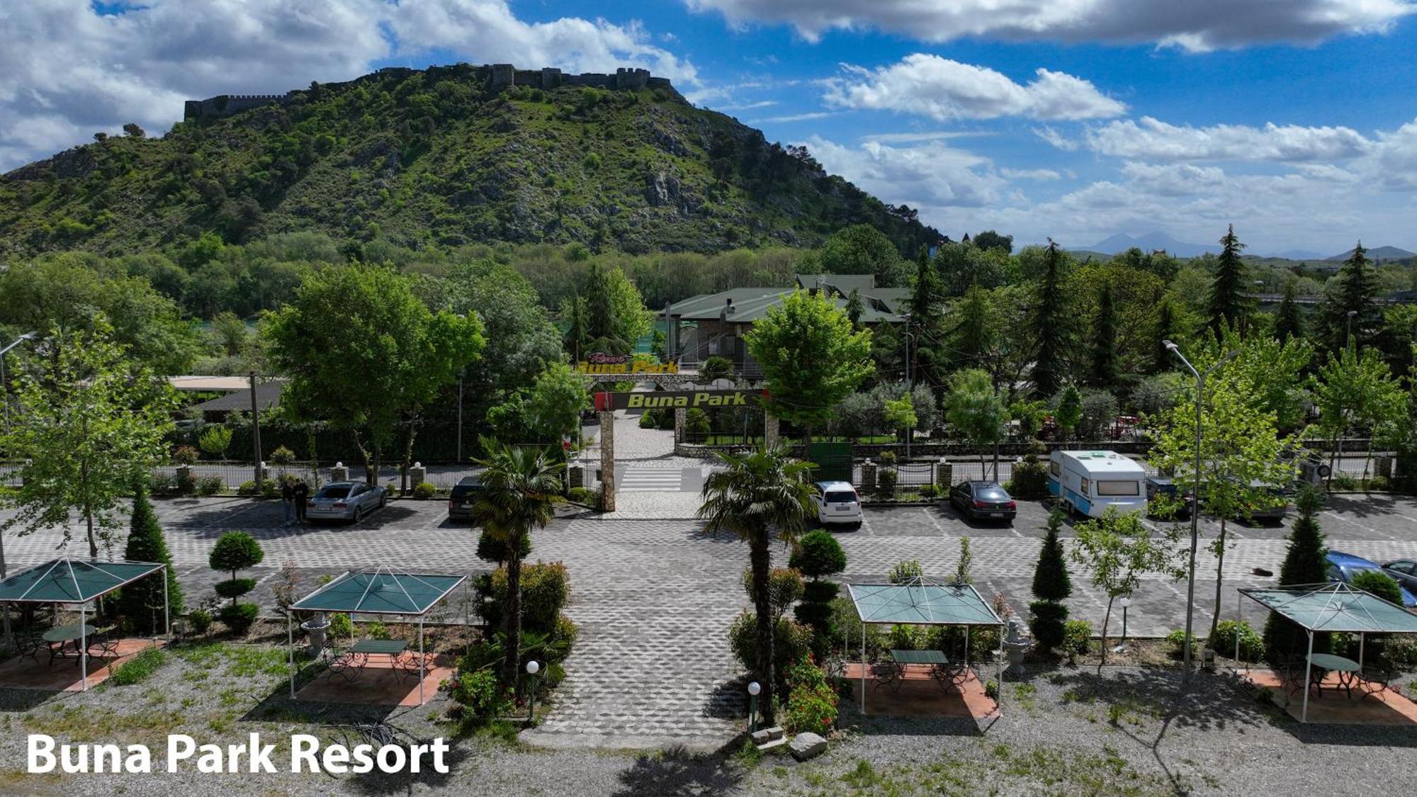 Buna Park Hotel Shkoder Bagian luar foto